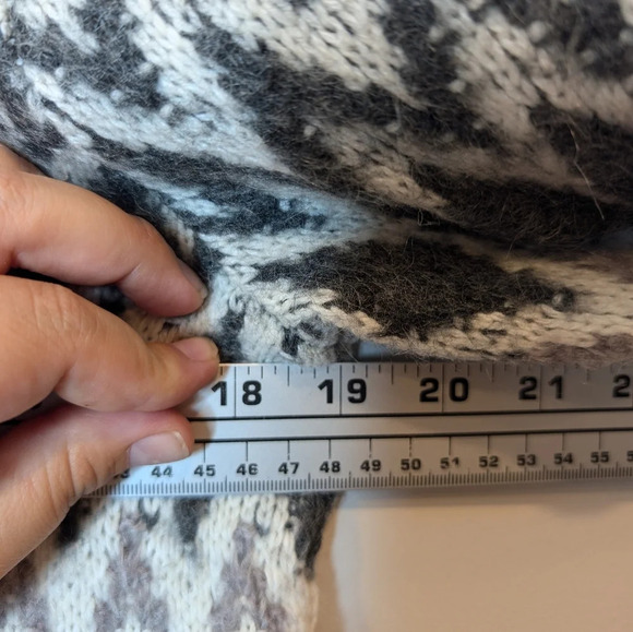 Ann Taylor LOFT Crewneck Brushed Fair Isle Sweater Size Medium Whisper White M - Picture 7 of 7